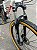 BICICLETA MTB ARO (29) RAVA NAZCA SHIMANO DEORE 12V FREIO DISC HIDRÁULICO TAMANHO 15 (P) COR BRANCA/PRETA (SEMINOVA) - Imagem 9