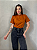 T-SHIRT GOLA ALTA LISA - CARAMELO - Imagem 3