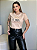 T-SHIRT O AMOR ME AMOU - BEGE DUNAS - Imagem 1