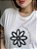 T-SHIRT BLOOM WITH LOVE C/APLICAÇÃO - OFF WHITE - Imagem 2