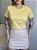T-SHIRT PEROLAS NA GOLA - AMARELO MANTEIGA - Imagem 4