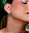 Brinco de argola cravejado de zirconia rainbow banho em rodio branco - Imagem 2