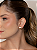 Brinco liso acetinado banho em ouro 18K - Imagem 2