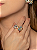 Conjunto luxo de brinco e anel de laço cravejado de zircônia esmeralda banho em ouro 18k - Imagem 3