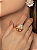Conjunto flor luxo de brinco e anel cravejado de zircônia cristal com pérola banho em ouro 18k - Imagem 4