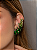 Brinco ear cuff de luxo cravejado de zircônia esmeralda banho em ouro 18k - Imagem 2