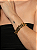Pulseira dourada com detalhes cravejados de zircônia esmeralda banho em ouro 18k - Imagem 3