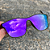 ÓCULOS DE SOL ESPORTIVO POLARIZADO BOSS - CINZA COM ROXO ESPELHADO - Imagem 1