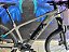 BICICLETA ELETRICA ARO 29 SENSE IMPACT E-TRAIL 12V TAM 17 CINZA/PRETO/AZUL - SEMINOVA - Imagem 7