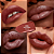 Batom Revlon Super Lustrous Lipstick | Cor: Rum Raisin - Imagem 3