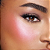 Mini Paleta de Blush e Iluminador Charlotte Tilbury Mini Hollywood Blush & Glow Palette | Cor: Light To Medium - Imagem 3