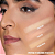 Pó Compacto Huda Beauty Easy Bake and Snatch Pressed Talc-Free Brightening and Setting Powder | Cor: Peach Pie - Imagem 4