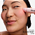 Pincel de Blush Glossier Cloud Paint Dual-Ended Cheek Blush Brush - Imagem 4