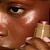 Mini Blush Rhode Pocket Pearl The Mini Shimmery Flush Alexandra Leclerc | Cor: Monaco | EDIÇÃO LIMITADA - Imagem 2