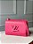 Bolsa Louis Vuitton Twist PM "Dragon Fruit Pink" - Imagem 1