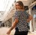 BLUSA COM DECOTE E MANGA COM  BABADINHO E AMARRAÇÃO - Imagem 3