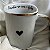 Caneca de Porcelana com Coração Preto, Frase Escrita à Mão e Detalhes em Ouro – 150ml | To Home Decoração - Imagem 3