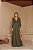VESTIDO LONGO CHIFFON COM DETALHES EM RENDA MANGA LONGA VERDE MILITAR - Imagem 1