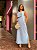 VESTIDO LONGO TRICOLINE RETO COM FENDA E BOLSOS LATERAIS FLOR REMOVÍVEL AZUL SERENITY - Imagem 1
