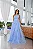 VESTIDO LONGO MICROTULE UM OMBRO SÓ COM DETALHE DRAPEADO NA CINTURA  SAIA BABADO VERTICAL AZUL SERENITY - Imagem 3