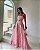 VESTIDO LONGO CHIFFON ALÇA FINA BUSTO COM FLOR REMOVÍVEL E CAMADAS VERTICAIS ROSE - Imagem 1