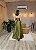 VESTIDO LONGO ZIBELINE TOMARA QUE CAIA CORPETE DRAPEADO DETALHE PROXIMO AO BUSTO DE TULE VERDE OLIVA PROM - Imagem 2