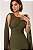 VESTIDO LONGO CHIFFON PLISSADO ACINTURADO COM MANGA CAPA VERDE OLIVA - Imagem 2