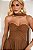 VESTIDO CREPE SEDA COM DETALHE CRUZADO ABAIXO DO BUSTO SAIA COM BABADO LATERAL MARROM - Imagem 2
