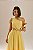 VESTIDO LONGO OMBRO SÓ COM DETALHE FLOR ABAIXO DO BUSTO SAIA COM CAMADAS AMARELO MANTEIGA - Imagem 2
