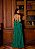 VESTIDO LONGO CHIFFON FRENTE ÚNICA COM BABADOS VERTICAIS E DETALHE FLOR VERDE ESMERALDA - Imagem 2