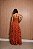 VESTIDO LONGO CHIFFON TOMARA QUE CAIA C/ DECOTE CORAÇÃO DETALHE DRAPEADO BUSTO SAIA C/ BABADOS CASCATA TERRACOTA - Imagem 2