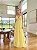 VESTIDO LONGO CHIFFON DECOTE V PALA DRAPEADA DIAGONAL BABADOS VERTICAIS FRENTE AMARELO - Imagem 1