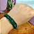 Pulseira artesanal com pedra natural Malaquita de macramê entrelaçado - Imagem 5