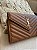 BOLSA SAINT LAURENT SHOUDEL BAG BROWN FERRAGENS DOURADAS - Imagem 2