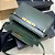BOLSA SAINT LAURENT MANHATTAN SMALL SHOULDER VERDE OLIVA FERRAGENS DOURADAS - Imagem 2