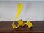 Escultura Aço Pequena Amarelo - Imagem 1