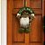 Jogo 2 Guirlandas Placa Feliz Natal Madeira Papai Noel e Boneco de Neve Pelúcia Verde Xadrez Cachecol e Gorro Crochê 30c - Imagem 3