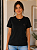 Camiseta Feminina Preta com Bordado de Coração Rosê - Imagem 2