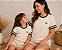 Kit Camiseta Mãe e Filha Off White com Detalhes Marrom e Coração Bordado 100% Algodão - Imagem 3