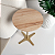 Mesa Lateral de Apoio Redonda Baixa FLAT Minimalista Dourada Cinamomo Natural - Imagem 1