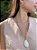 Colar Banhado com Verniz e Pingente Off White em Resina - Imagem 1
