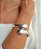Bracelete Cromado Prateado com Curvas - Imagem 3