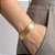 Bracelete Dourado Quadrado Martelado - Imagem 1