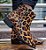 BOTA COURO PÊLO 24401 CARAMELO TEXTURIZADO
ESBANJANDO MUITA OUSADIA E ELEGÂCIA COM ESSA ANIMAL PRINT - Imagem 4