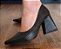 SCARPIN 1851 PRETO TEXTURIZADO / SALTO BLOCO / ESTILO EM QUALQUER LOOK - Imagem 1