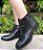 BOTA COURO 87171 PRETO / DETALHE RECORTE EM TIRAS / DOSE EXTRA DE BELEZA E CONFORTO NO SEU LOOK - Imagem 4