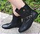 BOTA COURO 868 PRETO / PÊLO PRETO INTERNO COM VIRA / PODE SER USADA EM DOIS MODELOS TOTAL LISO E O VIRA COM COM DETALHE EM PÊLO / UM ARRASO - Imagem 13
