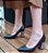 SCARPIN 27201 PRETO / SALTO ALTO FORRADO MADEIRA / DETALHE DOURADO - Imagem 4