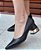 SCARPIN 25201 PRETO / SALTO BAIXO FORRADO / DETALHE DOURADO - Imagem 3