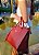 BOLSA EM COURO 1050 BORDÔ TEXTURIZADA / ELEGÂNCIA ANTEMPORAL / ESTILOSA E VERSÁTIL / ALÇAS DUPLAS DE OMBRO E ANTEBRAÇO / COM FORRO 100% ALGODÃO - Imagem 1